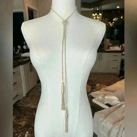 Kendra Scott "Phara Necklace" Gold. So many ways to wear this piece. RARE FIND - Picture 6 of 7